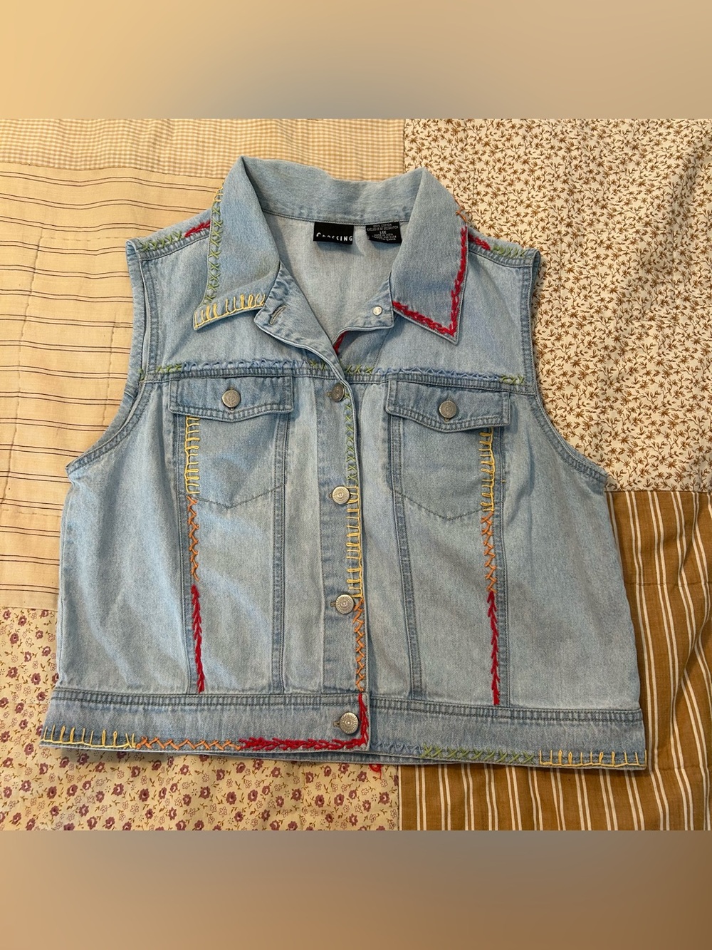 Vintage cotton women’s denim vest with colored trim large